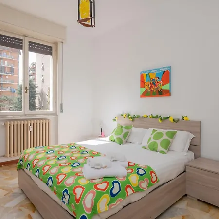 Xenia Apartments - Spacious Two-Room Apt In The Flower District Milan Exterior photo