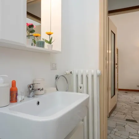 Xenia Apartments - Spacious Two-Room Apt In The Flower District Milan Exterior photo