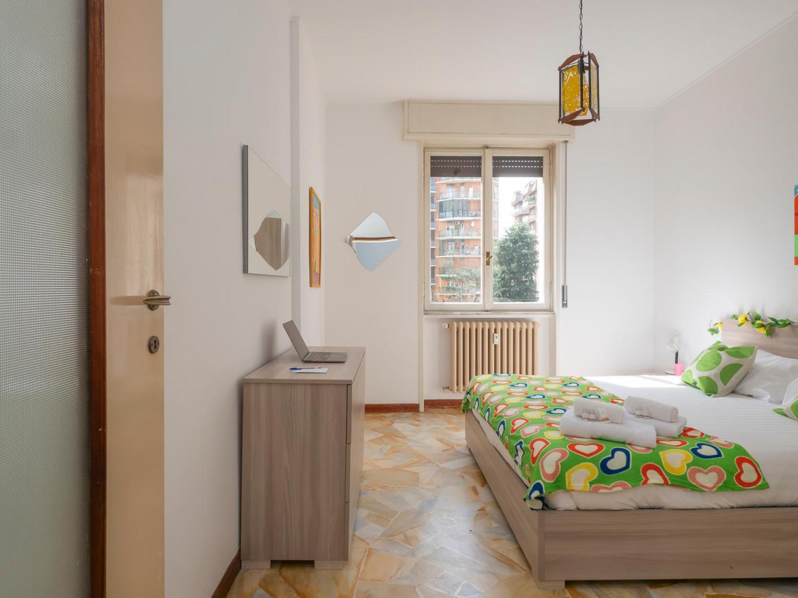 Xenia - Spacious Two-room In The Flower District * Milan